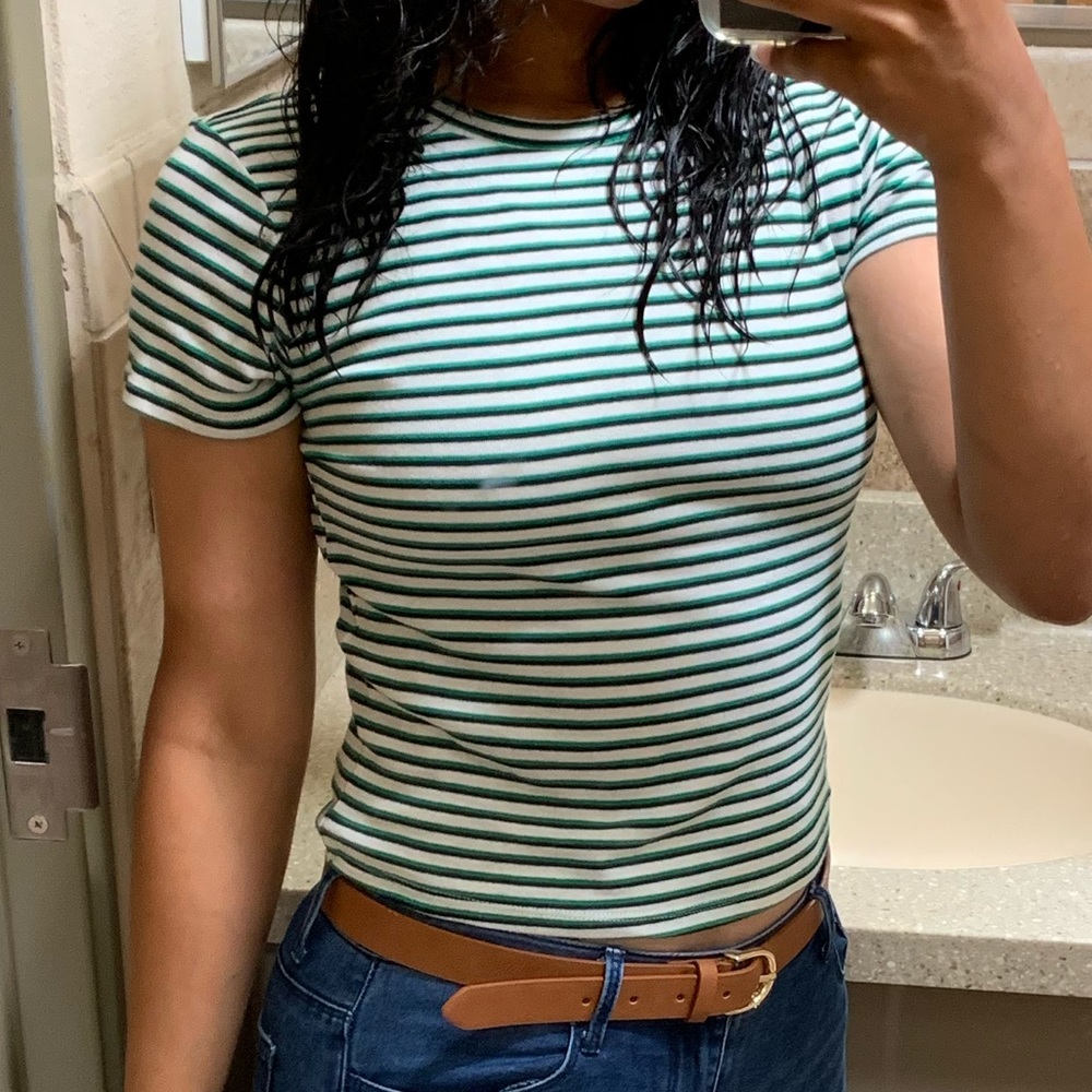 Basic stripes tee🌈